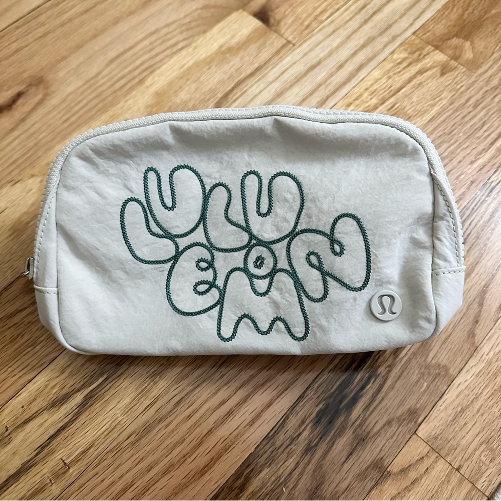 lululemon green everywhere belt bag
